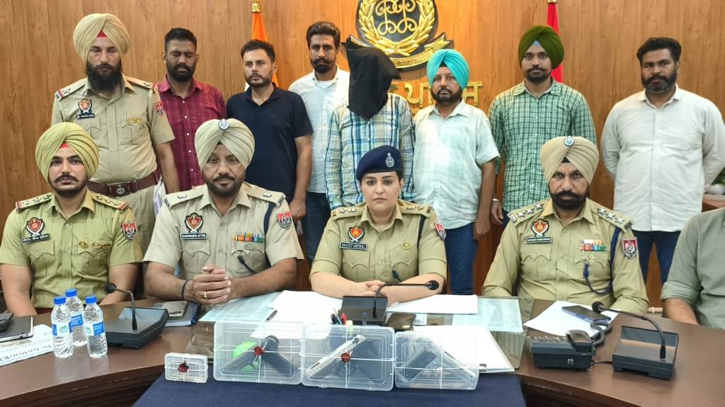 Under the campaign War Against Drugs run by Punjab Government District Police Sangrur arrests 02 drug smugglerscriminals recovers 560 grams heroinchitta